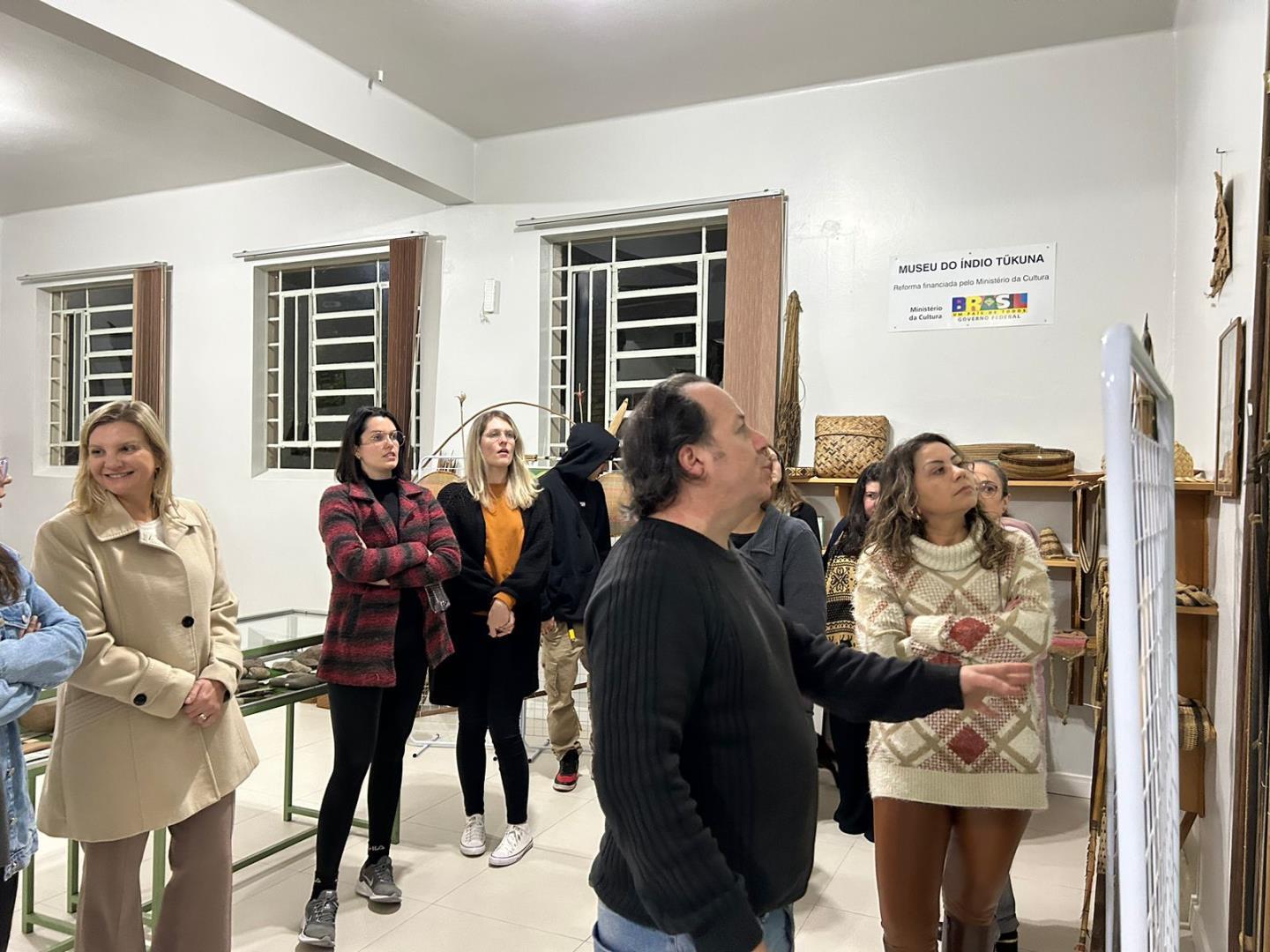 Acadêmicos de Psicologia visitam o Memorial Indígena Tükuna