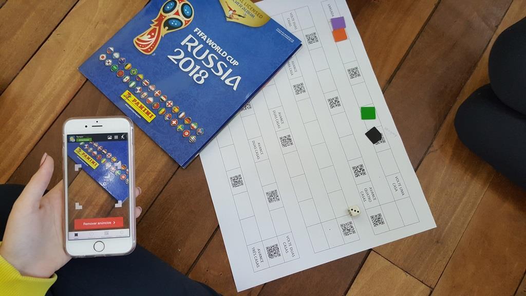 Álbum de figurinhas da Copa do Mundo é utilizado em atividade de revisão de Língua Portuguesa
