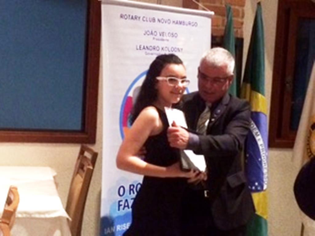Alunos da IENH recebem Prêmio Melhor Companheiro do Rotary Club Novo Hamburgo