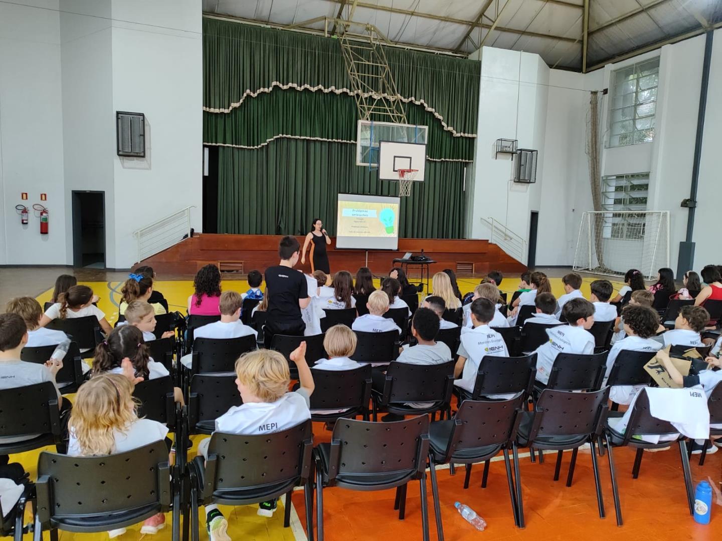 Alunos da Unidade Pindorama participam do Seminário do Meio Ambiente