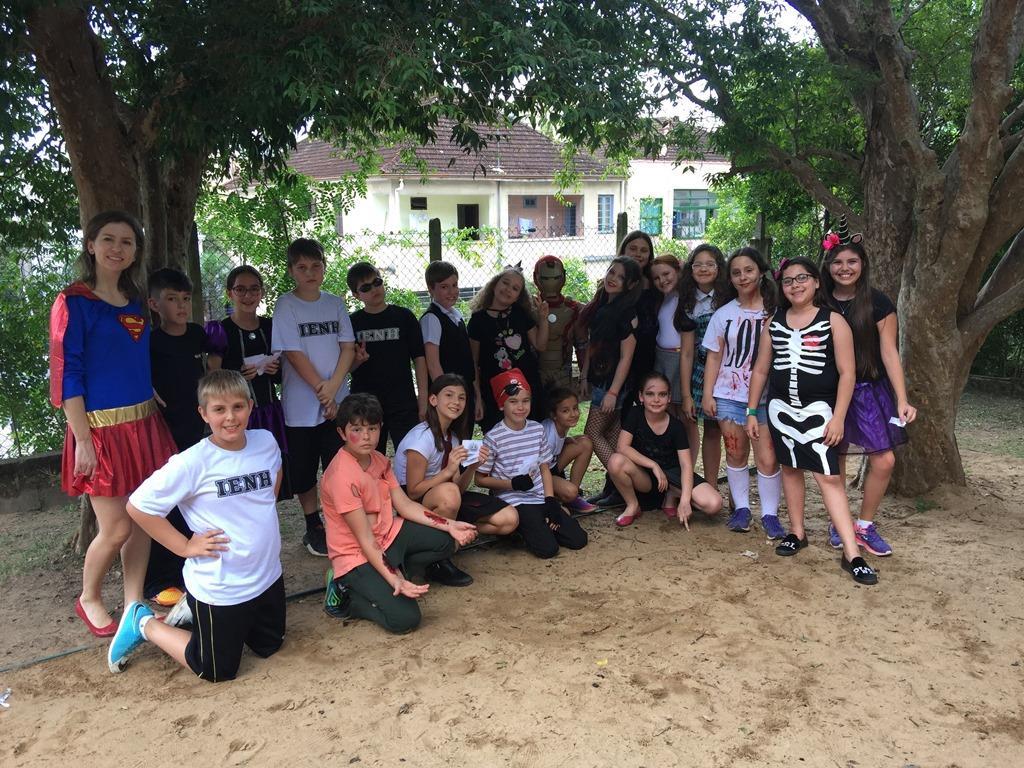 Alunos desenvolvem a oralidade em Inglês com atividades de Halloween Alunos desenvolvem a oralidade em Inglês com atividades de Halloween