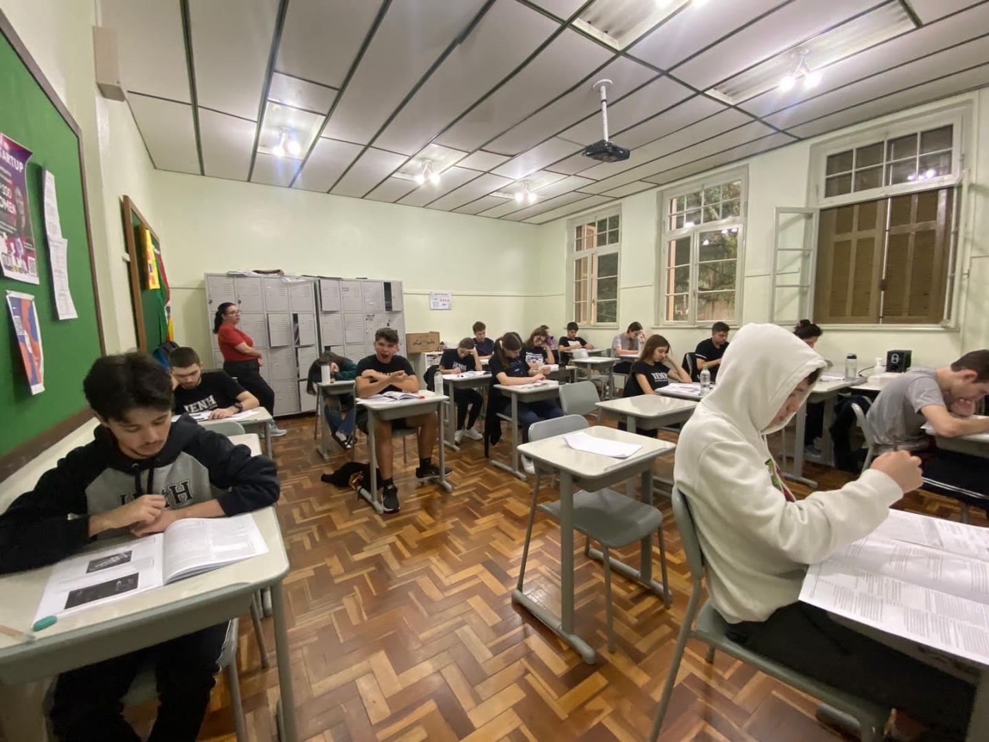 Alunos do Novo Ensino Médio IENH realizaram segundo Simulado ENEM do ano