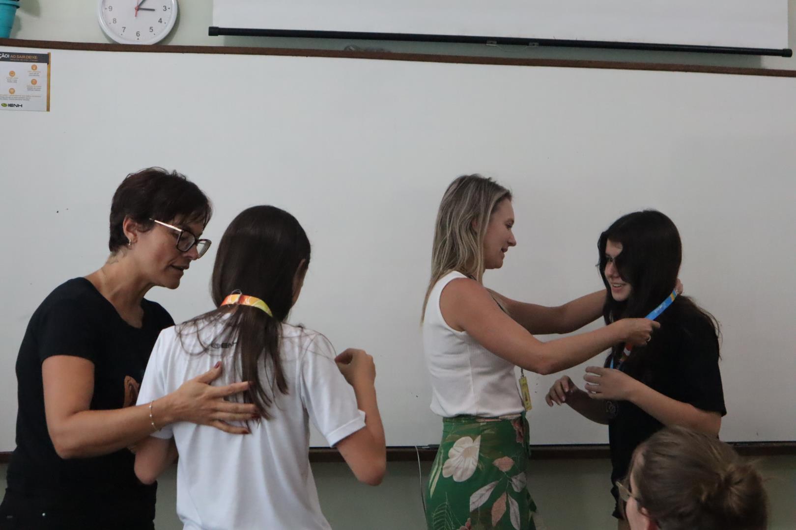 Alunos medalhistas em olimpíadas recebem premiações na Unidade Fundação Evangélica Alunos medalhistas em olimpíadas recebem premiações na Unidade Fundação Evangélica