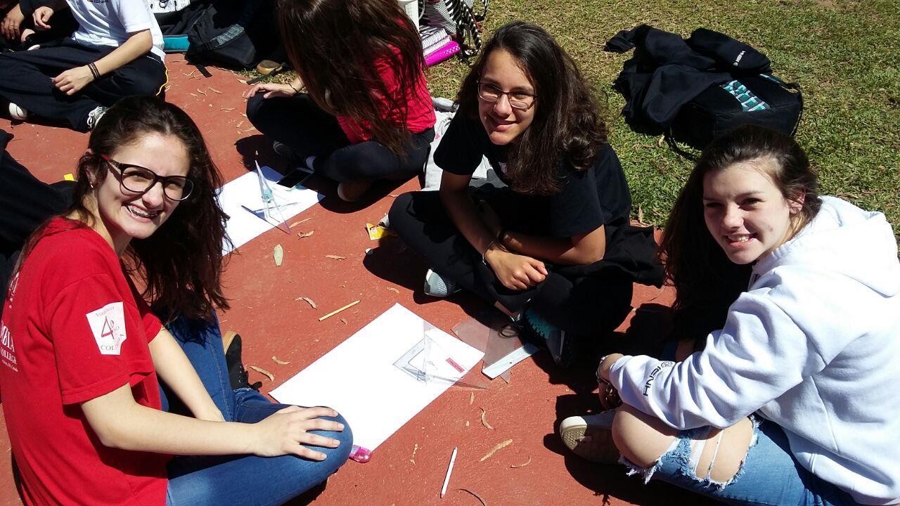 Alunos utilizam técnica de Eratóstenes para calcular a circunferência da Terra