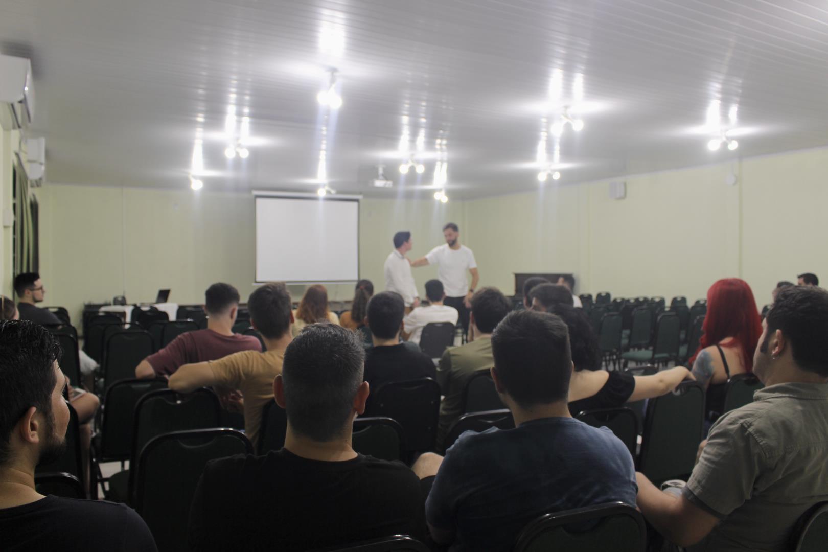 Análise e Desenvolvimento de Sistemas tem currículo atualizado na Faculdade IENH