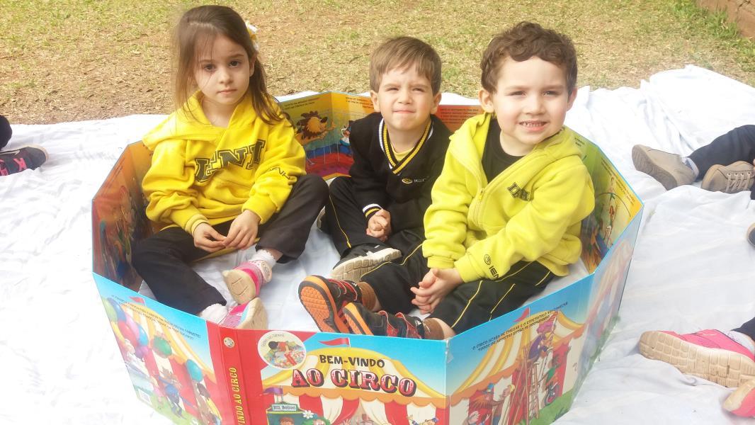 Aprendendo com as brincadeiras do circo Aprendendo com as brincadeiras do circo