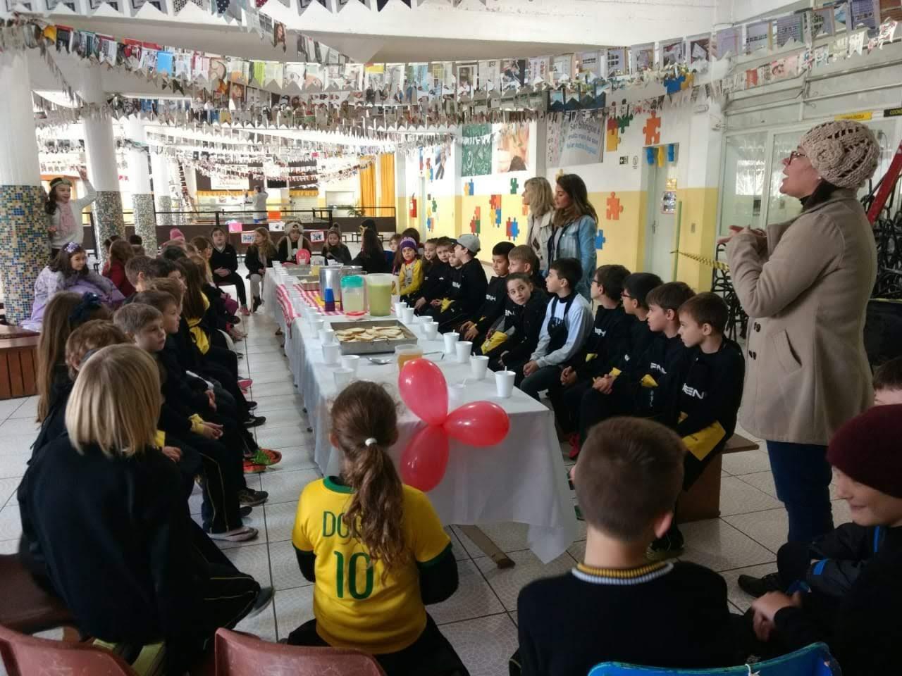 Aprendendo sobre a cultura da Rússia através da culinária na atividade “Worldcup Welcoming Day”  Aprendendo sobre a cultura da Rússia através da culinária na atividade “Worldcup Welcoming Day”