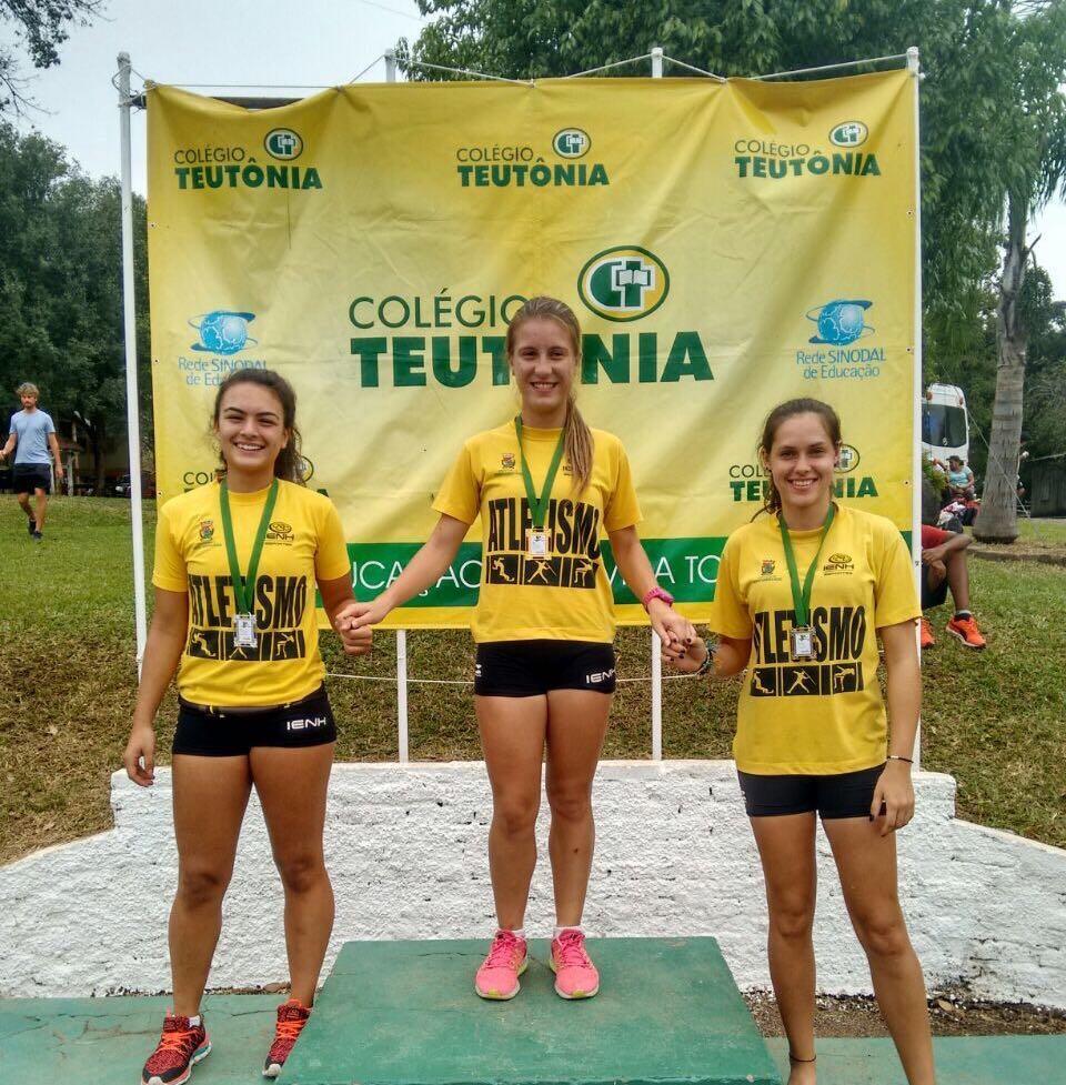 Atletismo da IENH conquista 19 medalhas no Troféu Teutônia