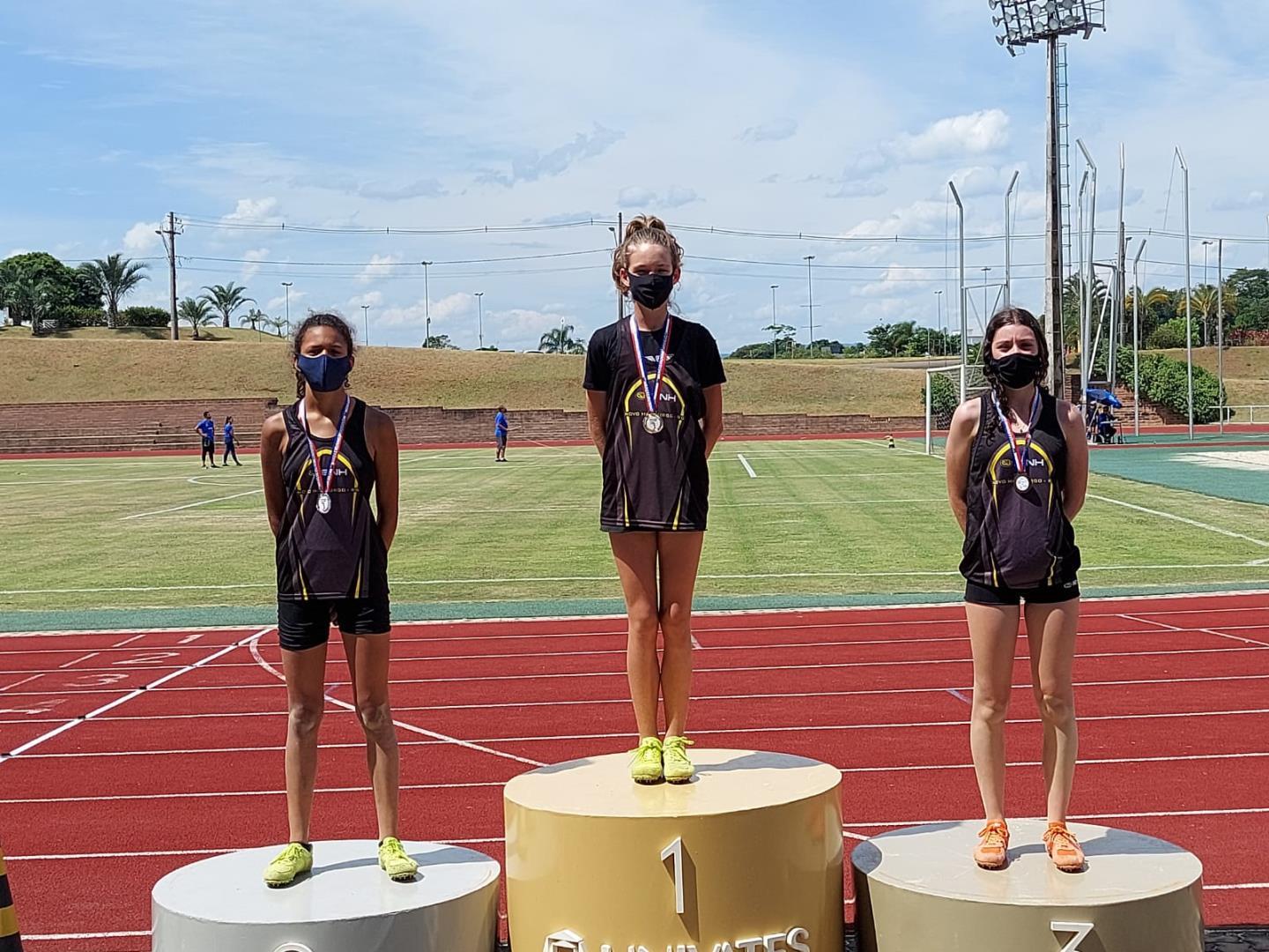 Atletismo da IENH conquista 21 medalhas no Troféu Lajeado de Atletismo