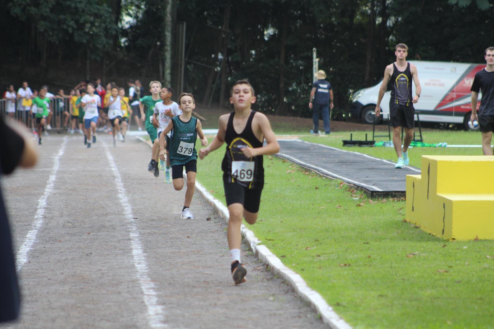 Atletismo da IENH conquista 36 medalhas no Troféu IENH