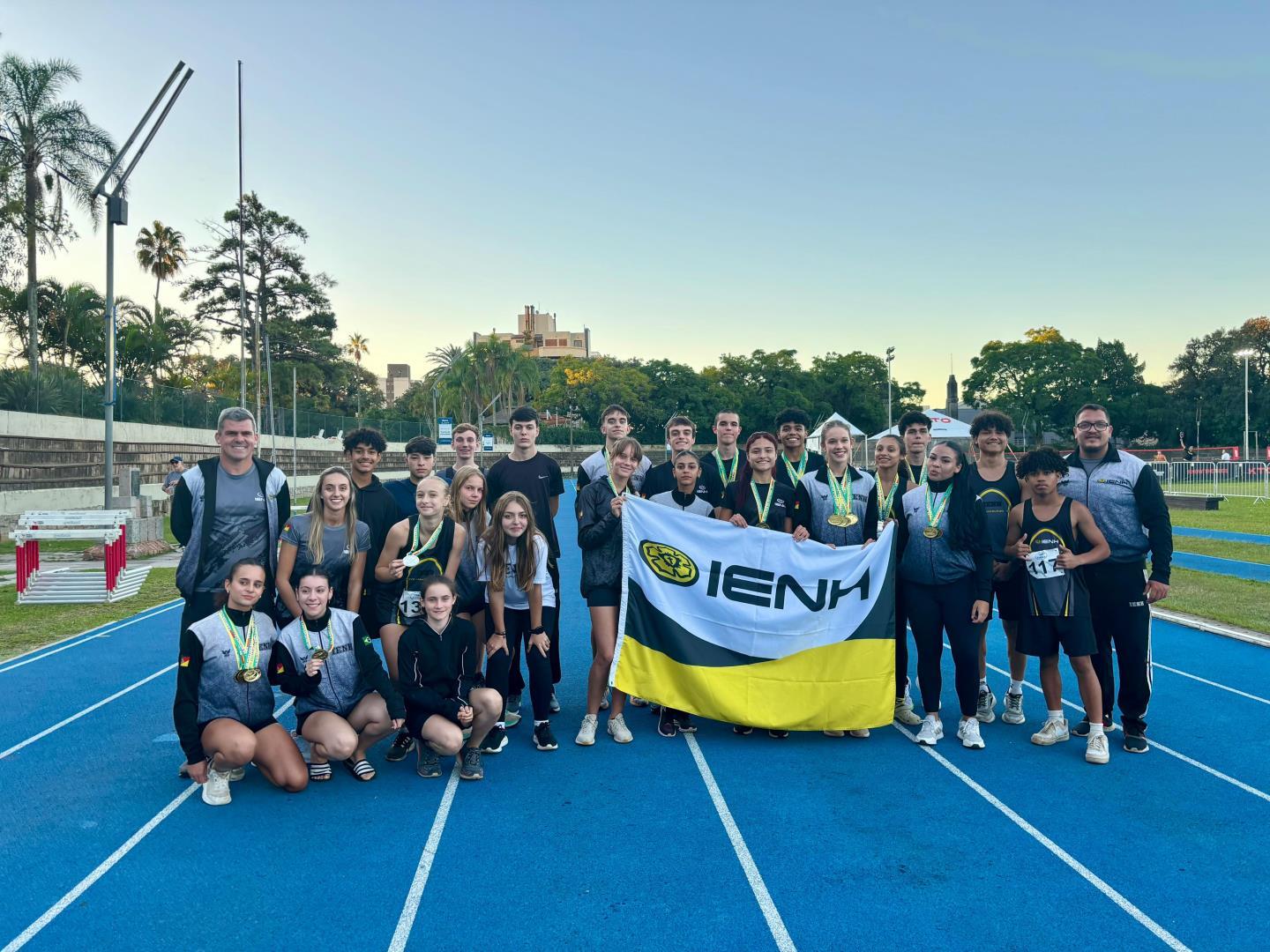 Atletismo da IENH é campeão Estadual da categoria sub-18