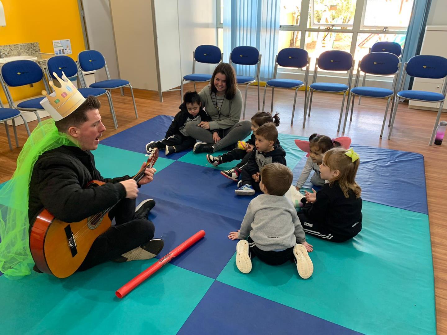 Aula especial: música e criatividade no retorno às aulas do Nível 2C da Unidade Pindorama 