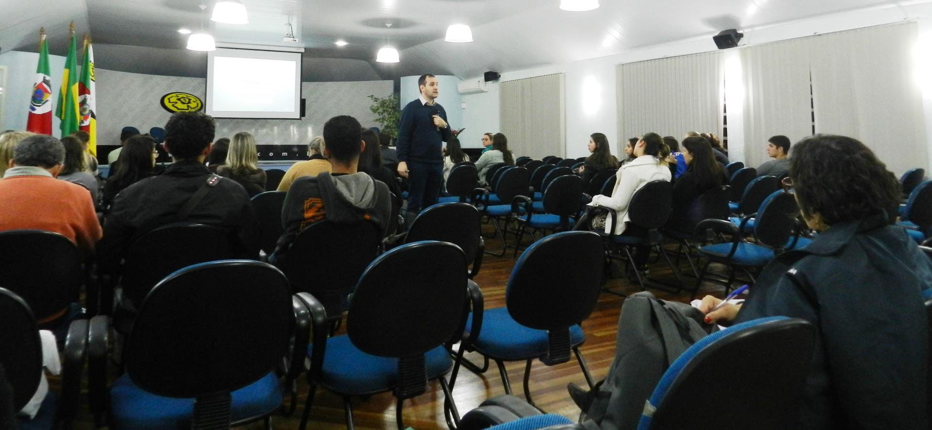 Aula gratuita sobre psico-oncologia acontece na Faculdade IENH