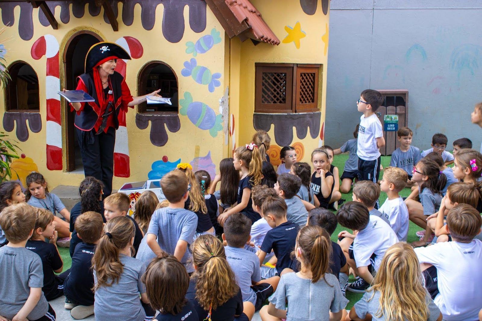 Caça ao tesouro marca entrega de caderno no Year 1 da Unidade Oswaldo Cruz