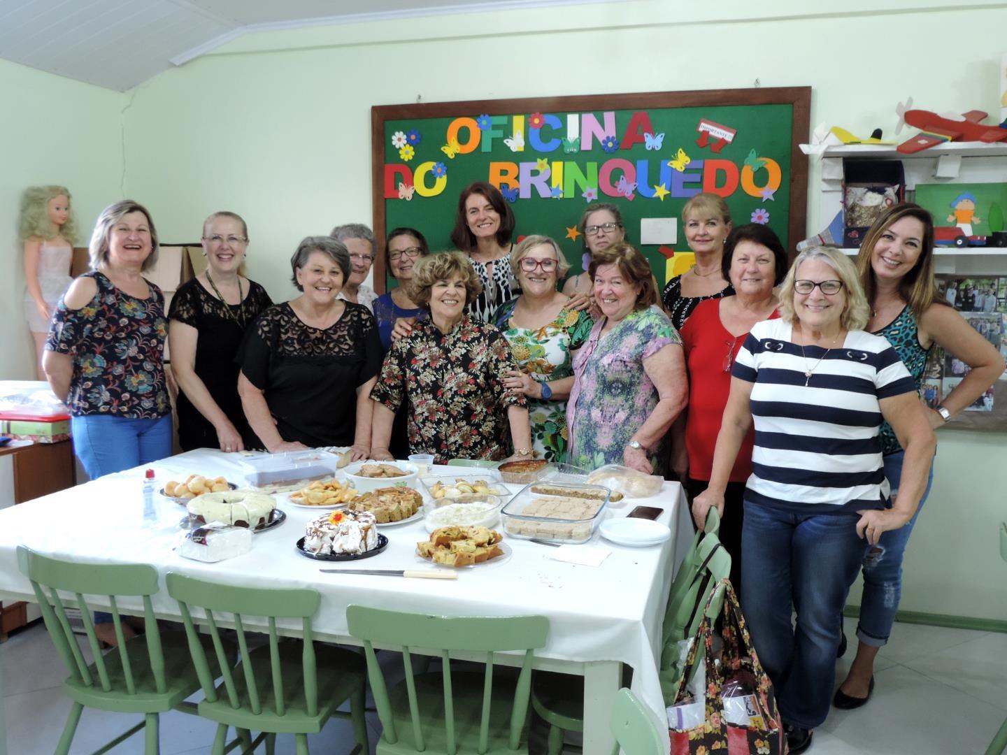 Chá para comemoração dos 11 anos do Grupo de Mulheres Voluntárias ELLOS