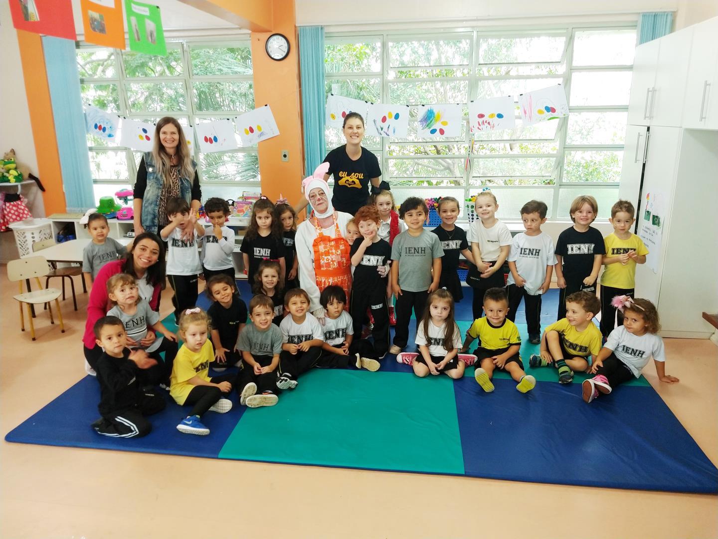 Coelha Lili visita os Níveis 3 da Educação Infantil