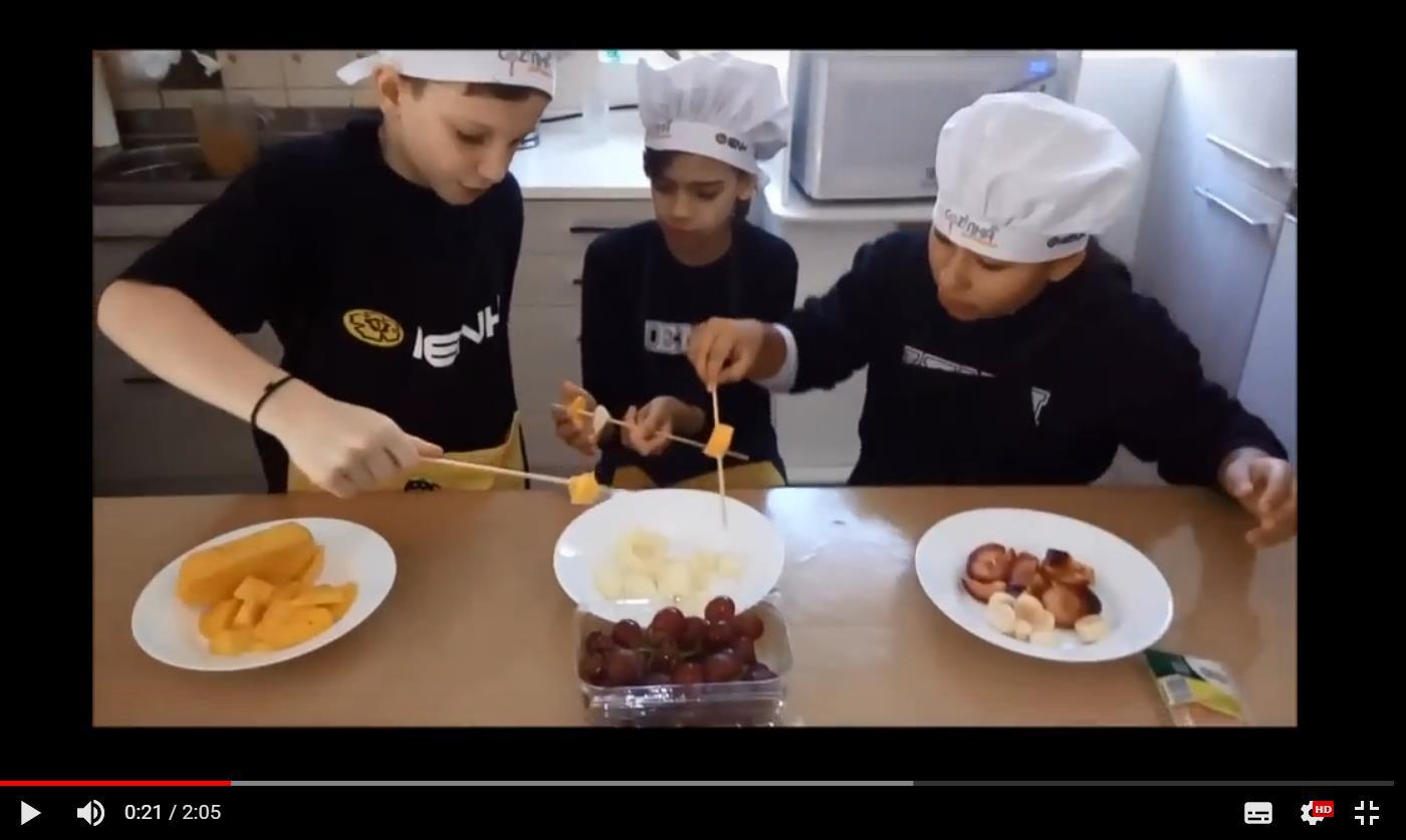 Cozinha que Inspira: alunos ensinam receitas culinárias em vídeos