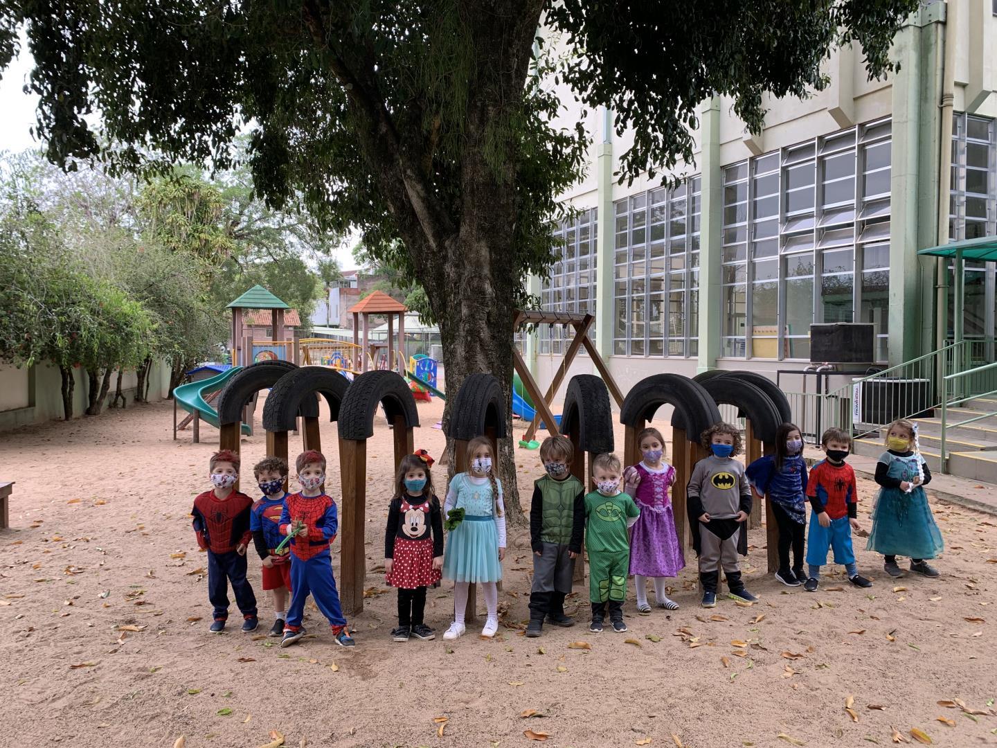 Crianças do Nível 3B da Unidade Pindorama se divertem em festa do pijama