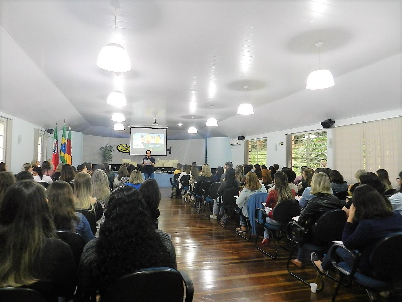 Curso de Extensão promove reflexão sobre a infância nos dias atuais