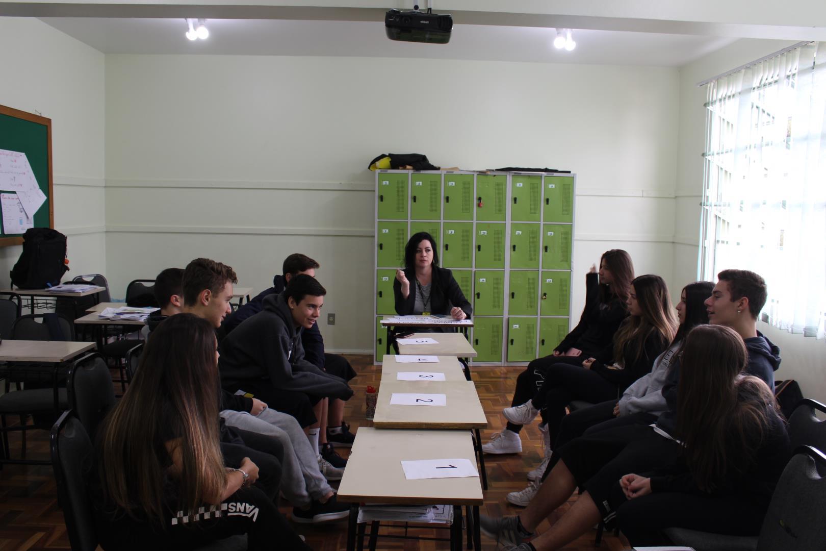 Debate é promovido entre alunos do 9° ano do Ensino Fundamental da IENH Debate é promovido entre alunos do 9° ano do Ensino Fundamental da IENH