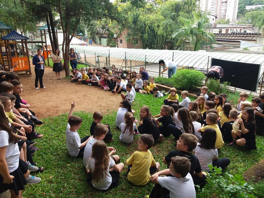 Dia de colher e compartilhar na Horta Escolar do Pindorama