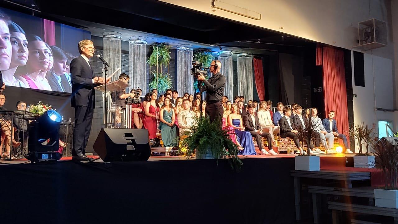 Emoção e celebração marcam a Formatura do Ensino Médio na Unidade Fundação Evangélica 