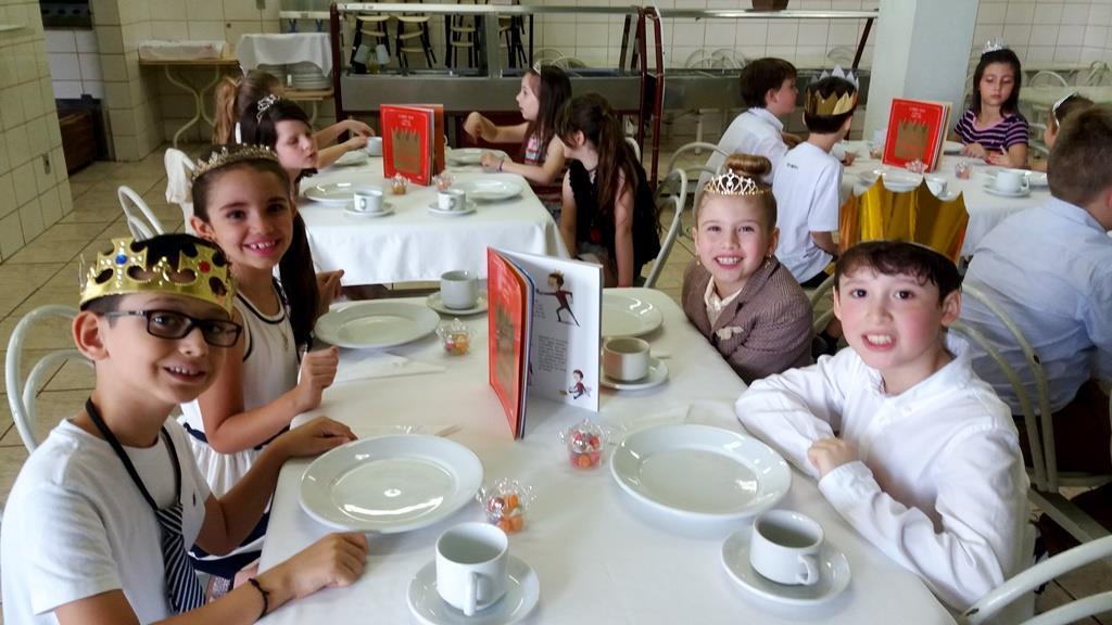Encontro de príncipes e princesas modernas ocorre na Unidade Pindorama Encontro de príncipes e princesas modernas ocorre na Unidade Pindorama