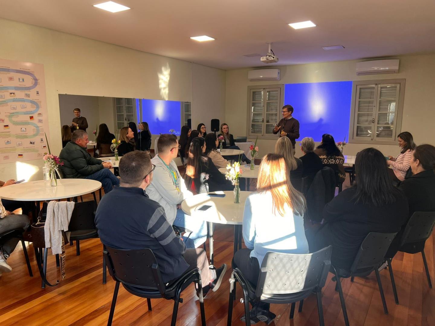 Encontro reúne equipes de atendimento da IENH 