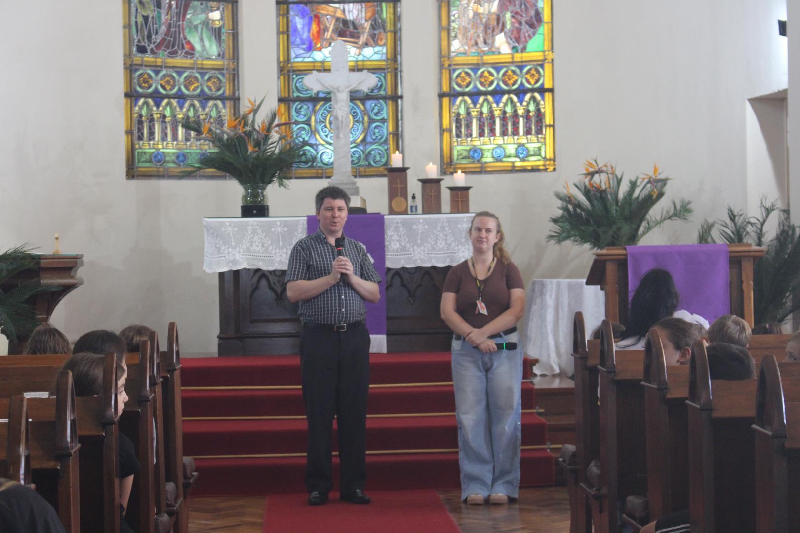 Entre canções e reflexões, estudantes da Unidade Pindorama celebram a Páscoa