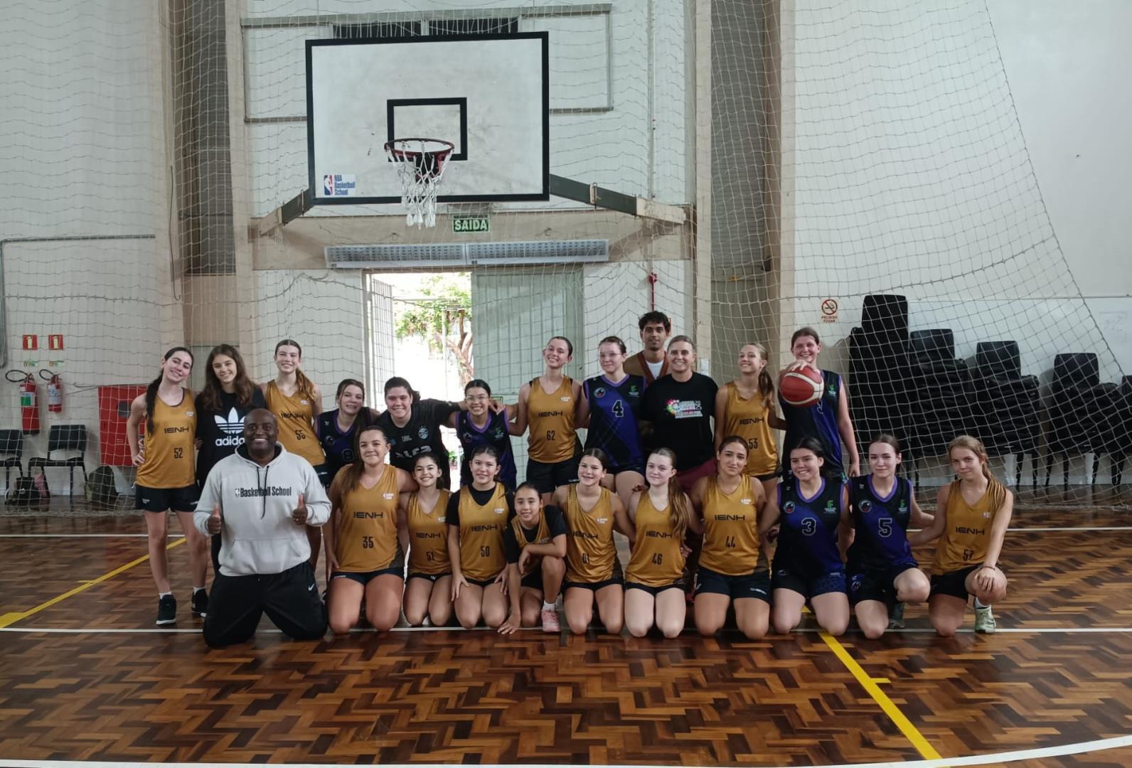 Equipe feminina de Basquete sub-15 da IENH estreia com vitória em amistoso da temporada