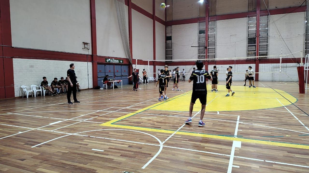 Equipes da IENH se destacam na 2ª etapa do Intercolegial de Voleibol da SGNH