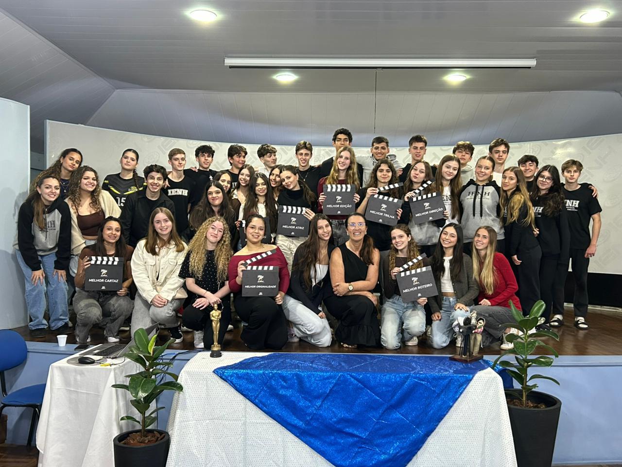 Estudantes da IENH apresentam curtas-metragens sobre a vida digital dos adolescentes