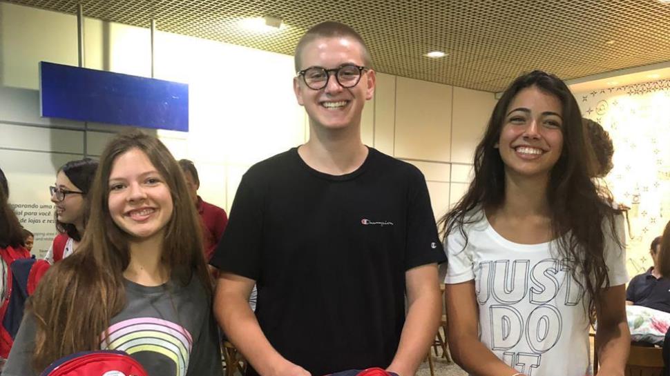 Estudantes da IENH embarcam para Europa