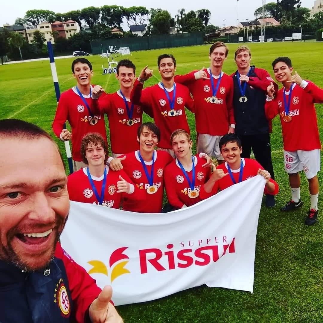 Estudantes da IENH são campeões do Campeonato Brasileiro de Punhobol