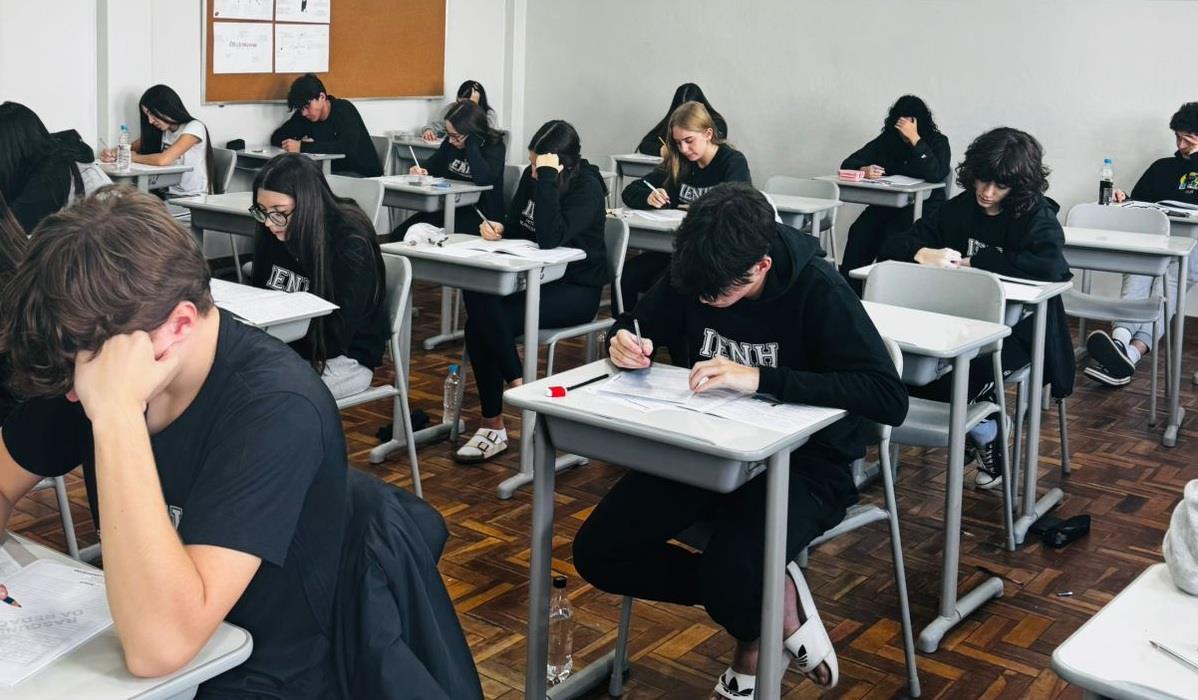 Estudantes da Unidade Fundação Evangélica participam do primeiro Simulado ENEM Bernoulli