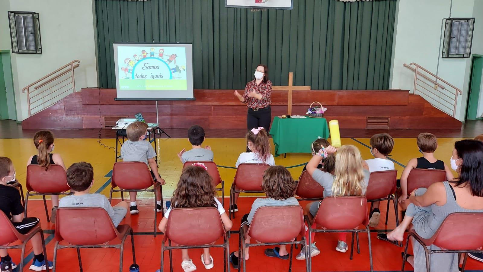 Estudantes da Unidade Pindorama participam de culto de boas-vindas com a Pastoral Escolar