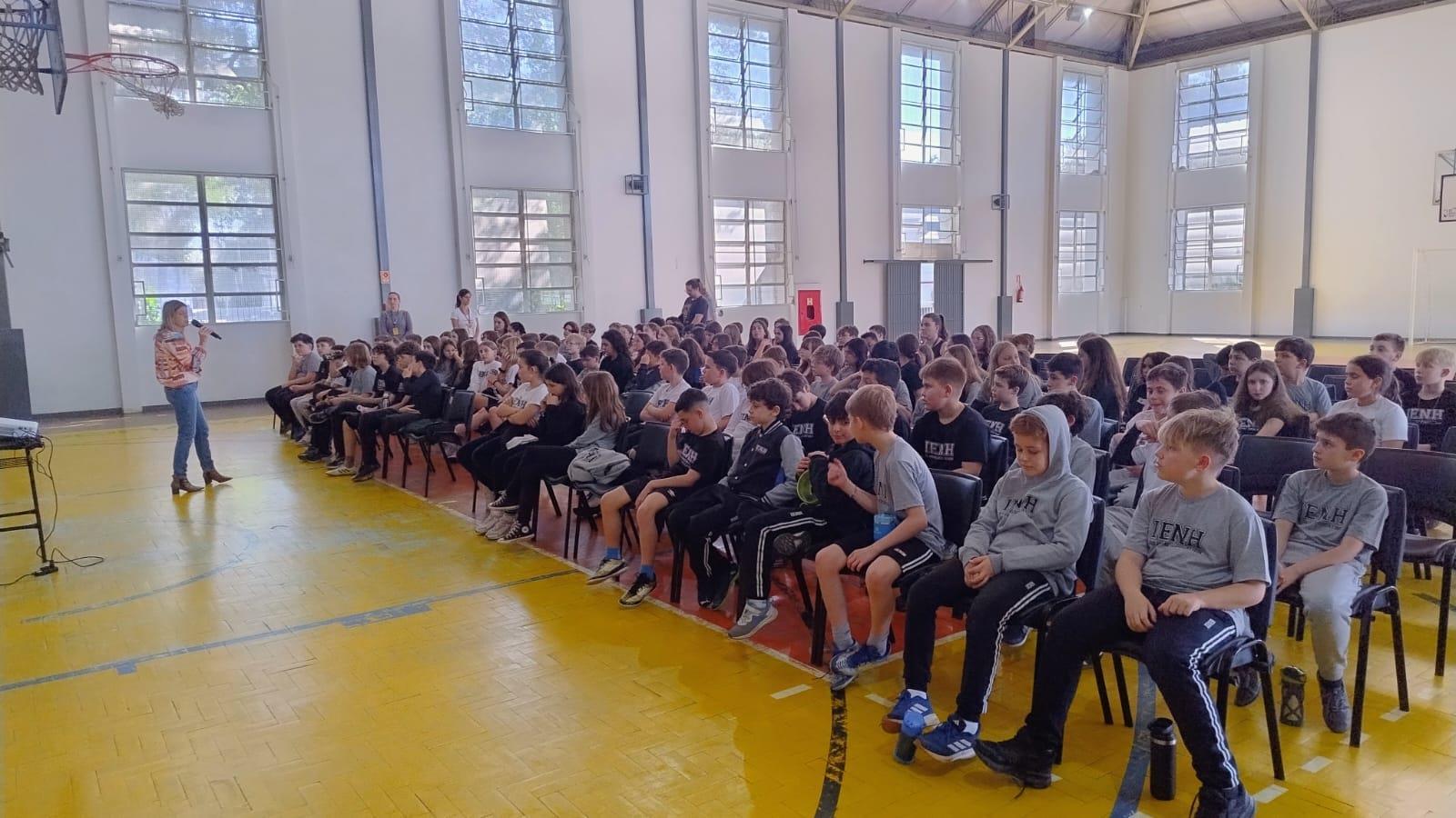 Estudantes da Unidade Pindorama refletem sobre a Cultura de Paz através do Brincar 