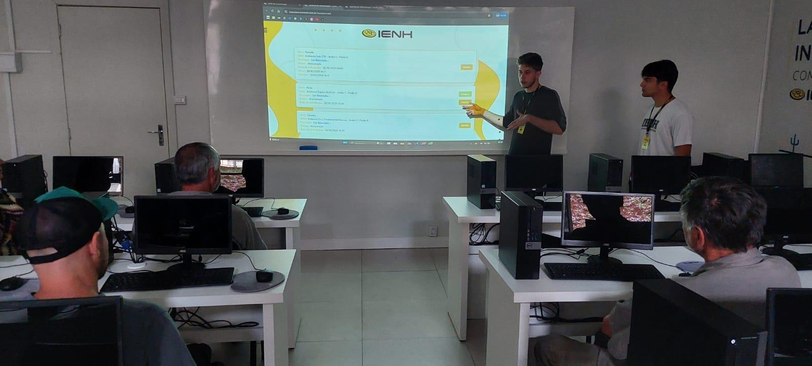 Estudantes do Técnico em Informática desenvolvem sistema de manutenção para a IENH