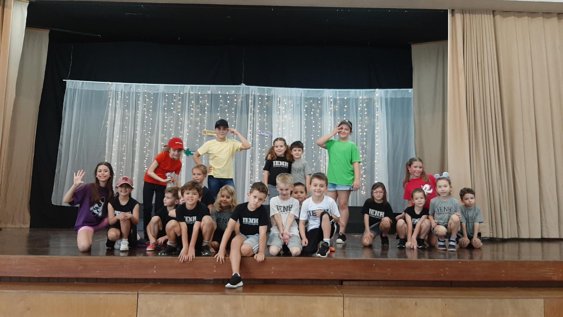 Estudantes do Year 4A da Unidade Oswaldo Cruz emocionam com apresentação especial