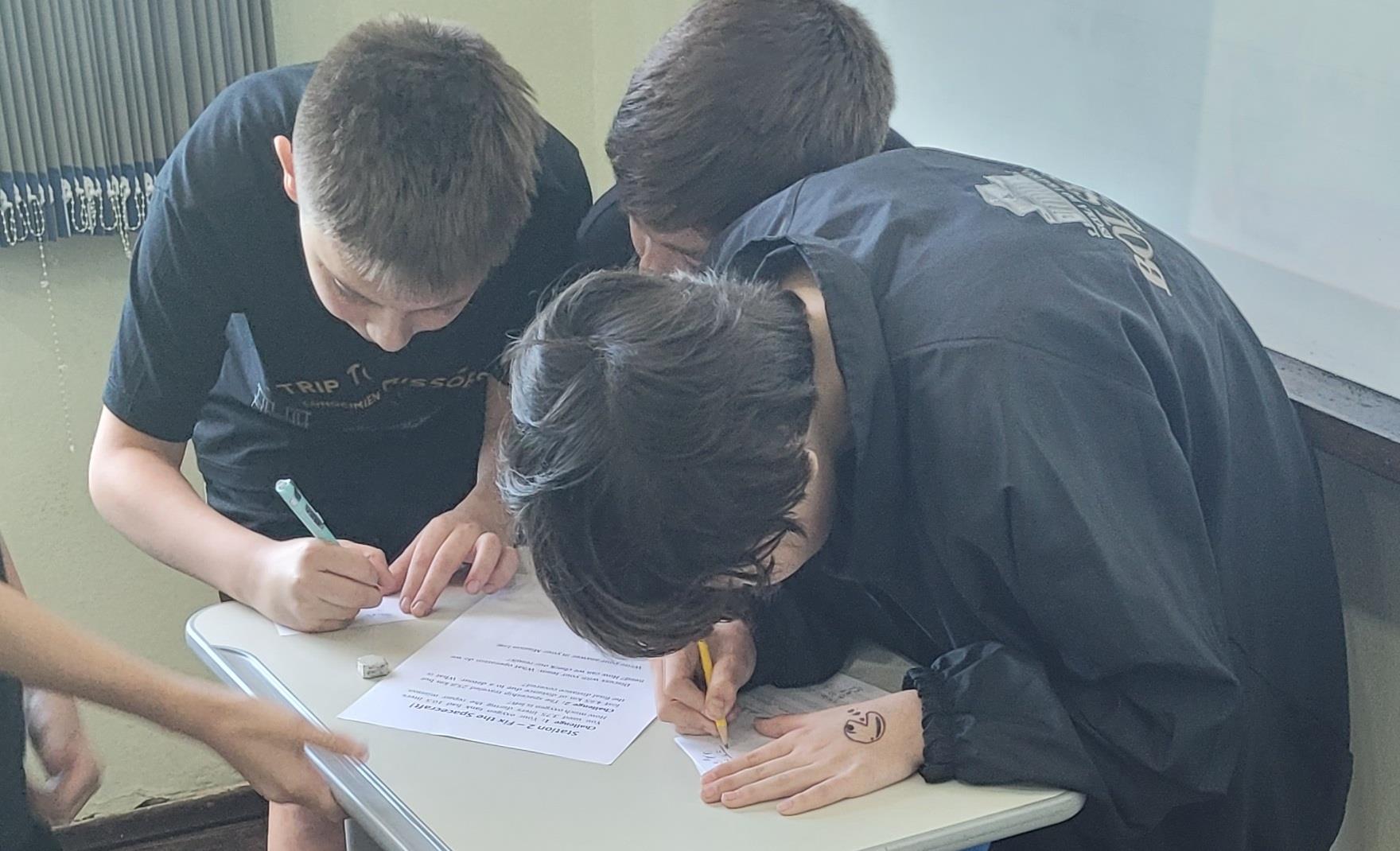 Estudantes do Year 5 da Unidade Pindorama participam de desafios bilíngues  Estudantes do Year 5 da Unidade Pindorama participam de desafios bilíngues