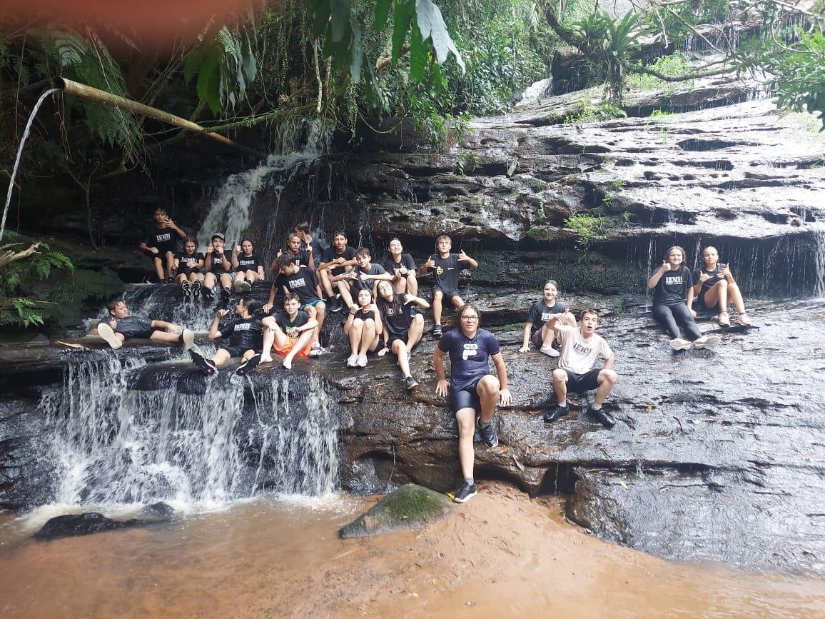 Estudantes dos 8°s anos da IENH participam de Day Camp no Centro de Eventos Palavra da Vida Sul