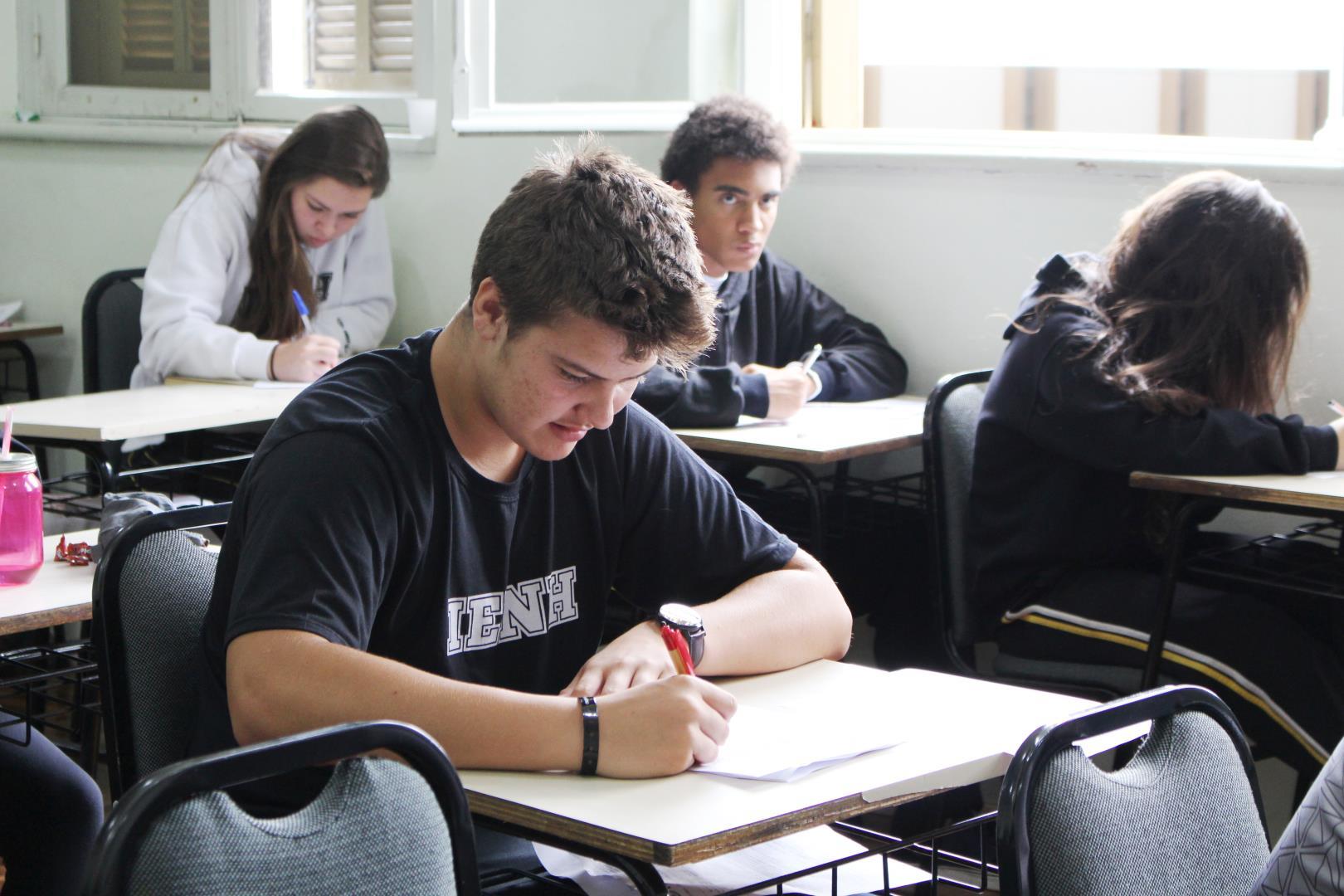 Estudantes realizam simulados através da parceria da Rede Sinodal com o Mind Lab