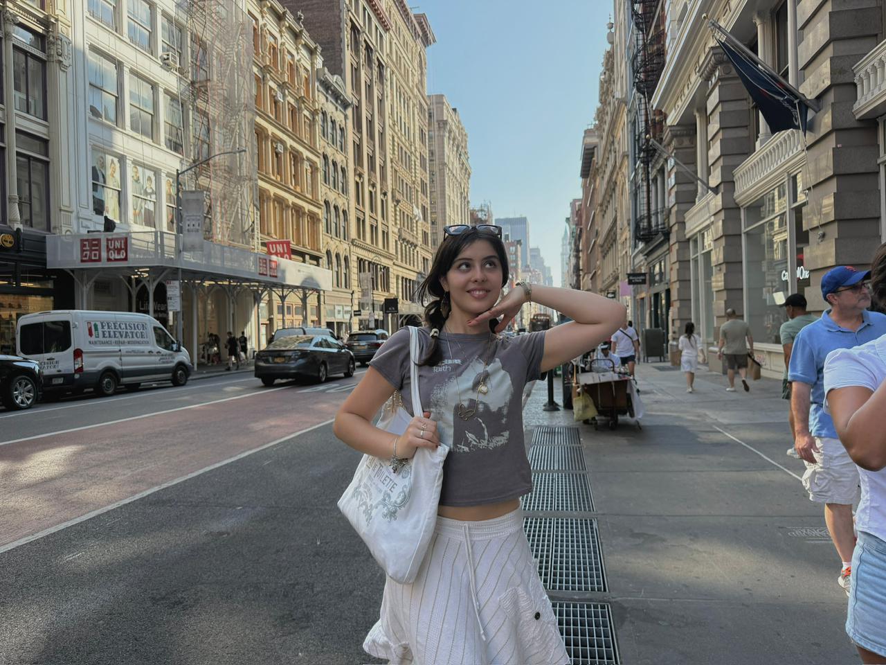 Formação bilíngue da IENH impulsiona trajetória internacional de ex-aluna Formação bilíngue da IENH impulsiona trajetória internacional de ex-aluna