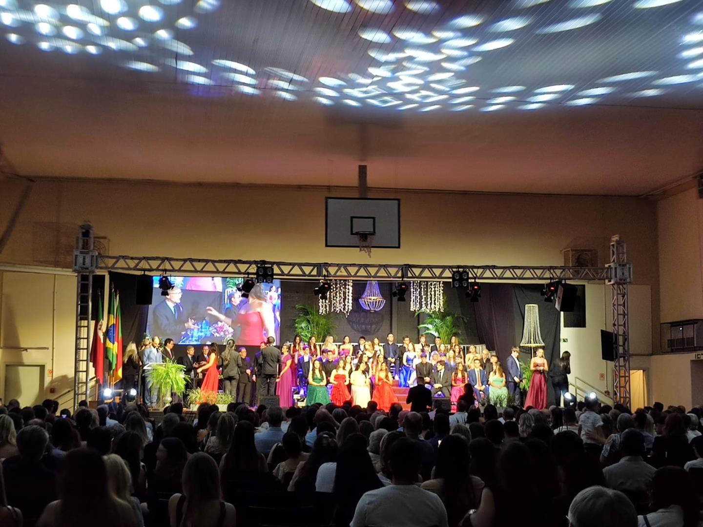 Formatura marca o encerramento da turma de Ensino Médio da IENH