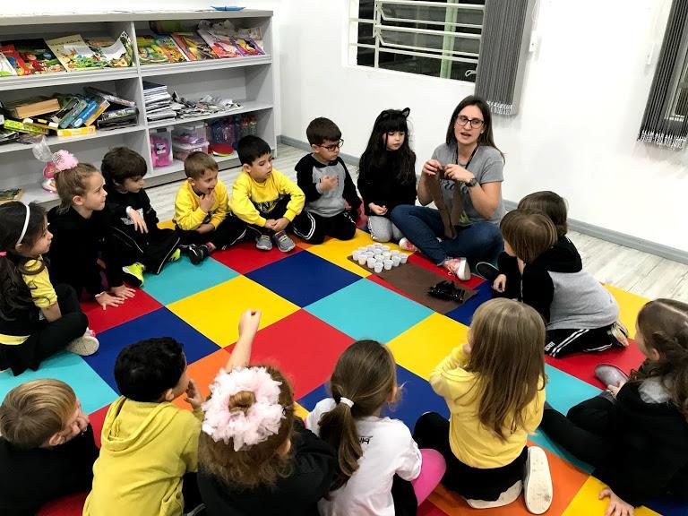 Frutas são tema de projeto de estudos na Educação Infantil Bilíngue