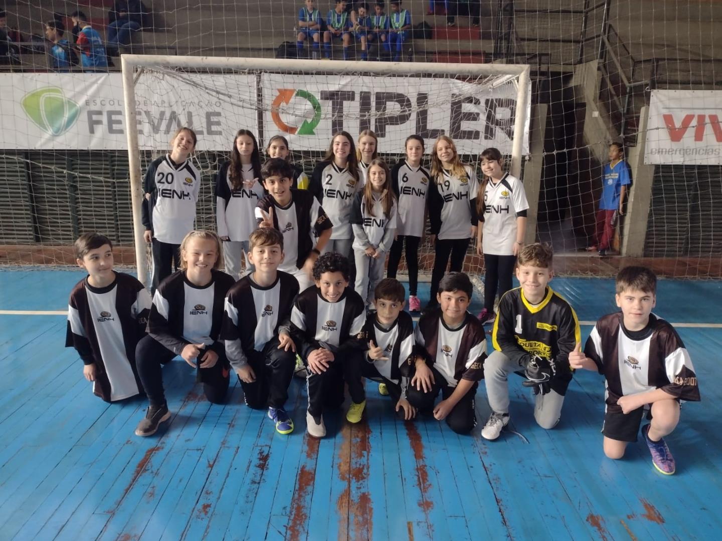 Futsal e handebol sub-11 da IENH em destaque na Olimpíada Escolar