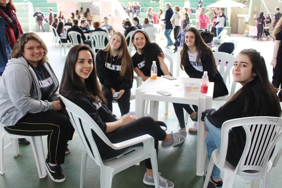 Grêmio Estudantil promove Dia do Estudante com brinquedos e food trucks