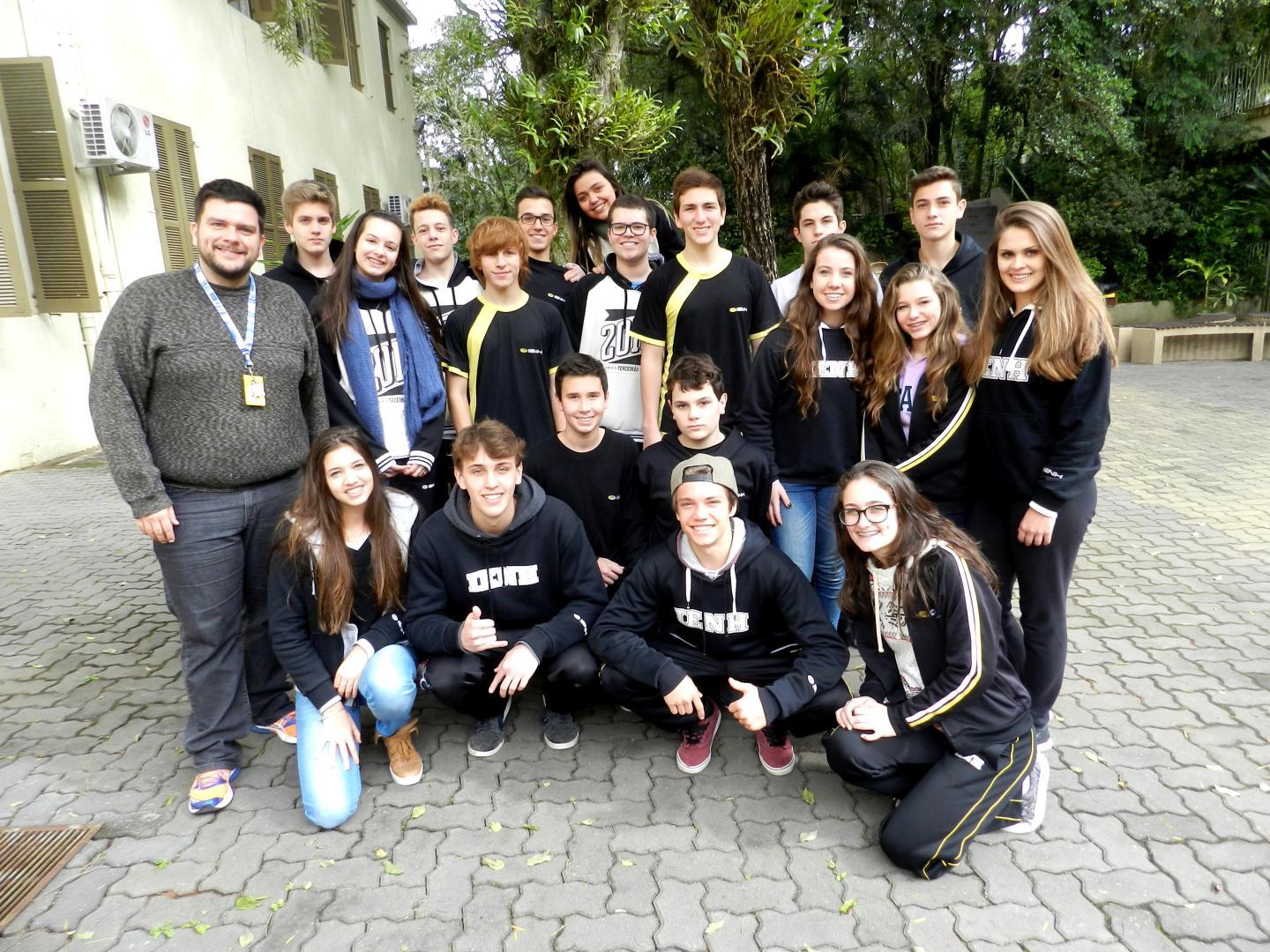 Grupo de 22 alunos da IENH é classificado para 2ª fase da Olimpíada Brasileira de Física