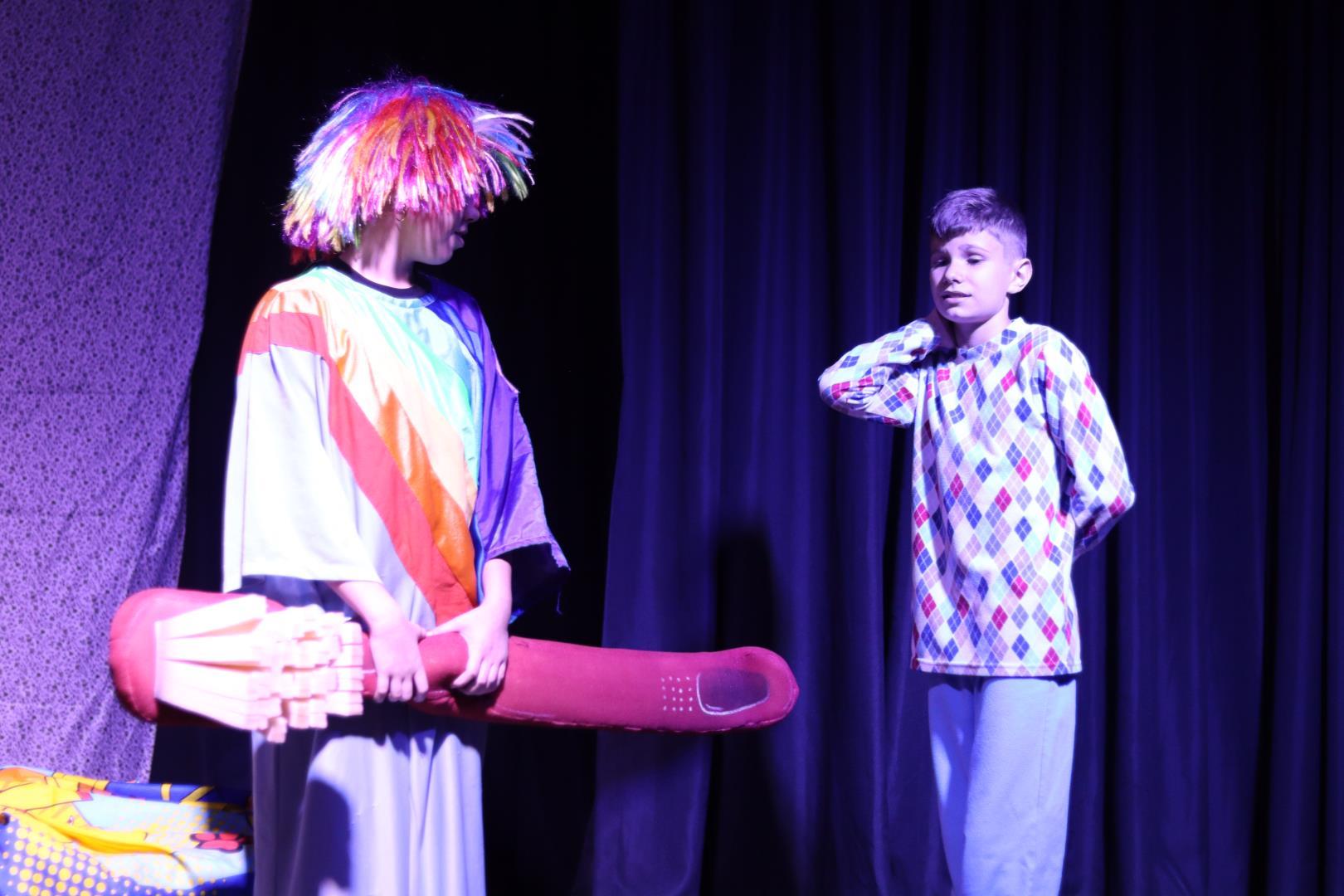 Grupo de Teatro da IENH encena peça para crianças da EMEI Peixinho Dourado