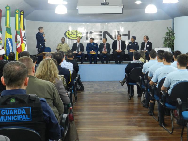 IENH assina convênio e sedia seminário do Observatório de Segurança Cidadã de Novo Hamburgo